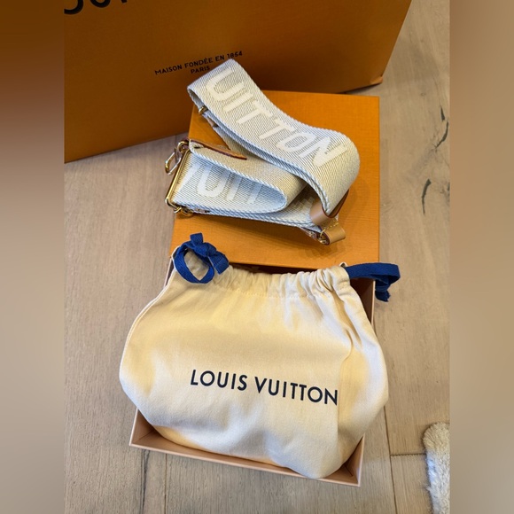 Louis Vuitton Coussin PM handbag (damaged) - Picture 10 of 17